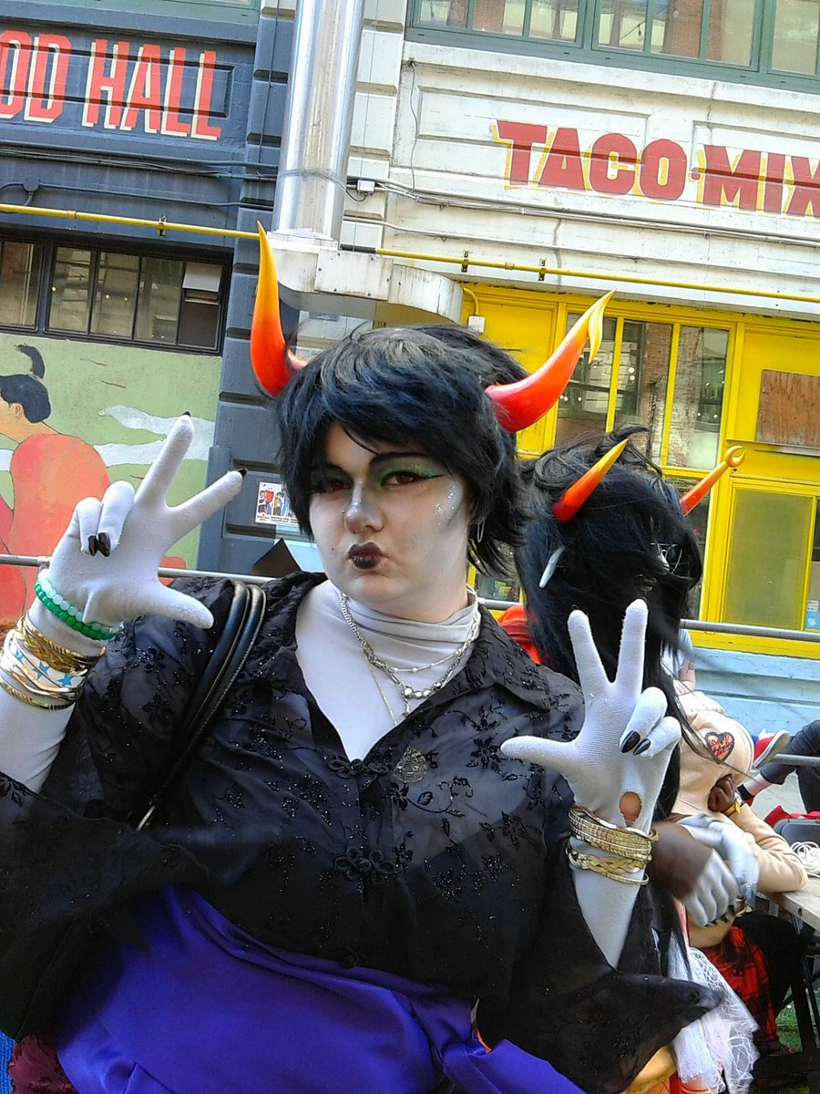 Hyper Katt (look at the sky) tweet media