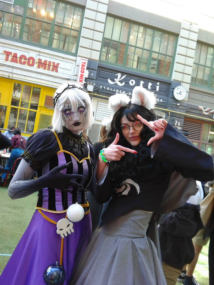 Hyper Katt (look at the sky) tweet media