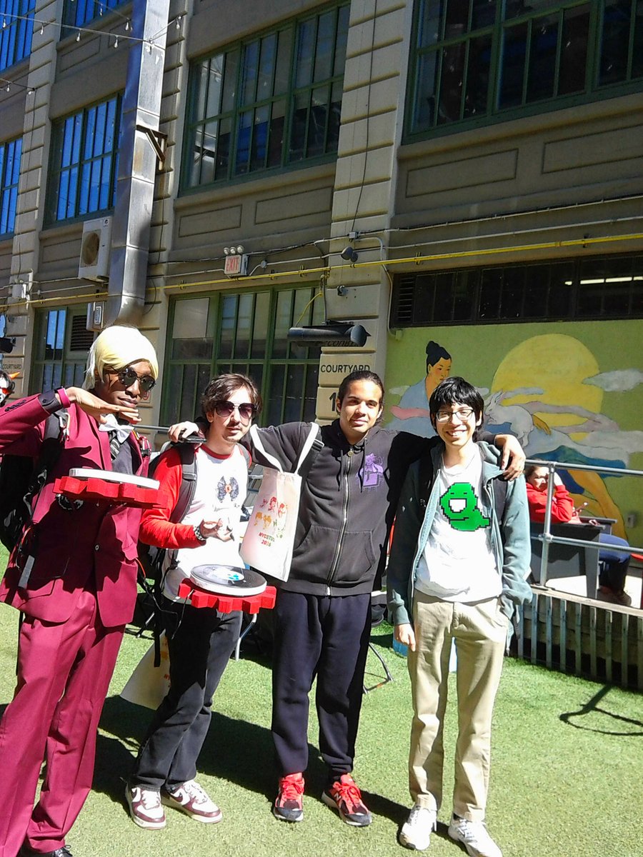 Hyper Katt (look at the sky) tweet media