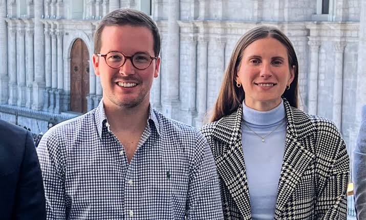 PorEstosNo2026's tweet photo. Gracias a todos ustedes no vamos a tener en el Congreso a Alejandro Cavero y Adriana Tudela. 

La campaña #PorEstosNo funcionó con Avanza País. https://t.co/RfelBGHRXM
