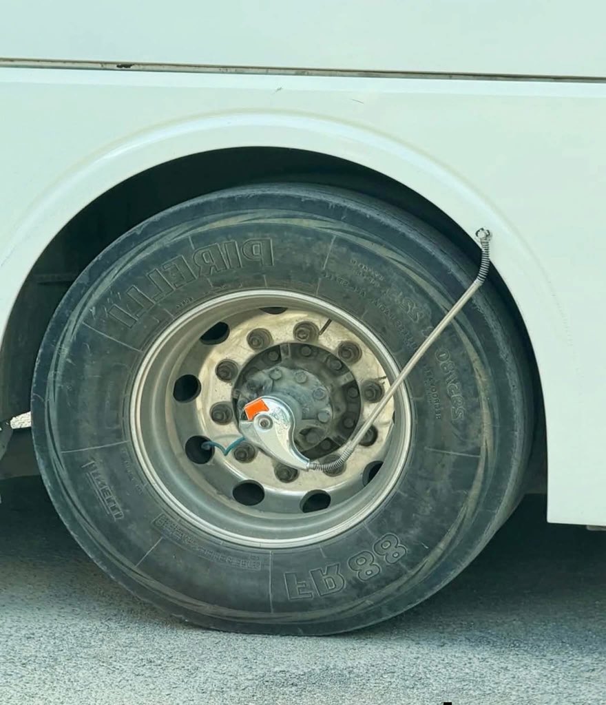 CLEAN CAR CLUB tweet media