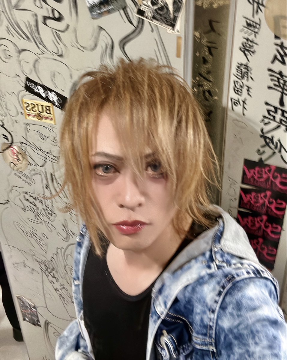 9th_Ba_Yohsuke's tweet photo. 2026.4.12金沢AZありがとうございました。首が痛ーいです！笑
全力でやりましたー｡ヘイスミセッションと9thと2ステージさせていただきました😄
楽しかった！ライブできることに感謝😆ほんとにありがとうございます！
次は4月26日！よろしくお願いします！ https://t.co/oaKSZPQFrc