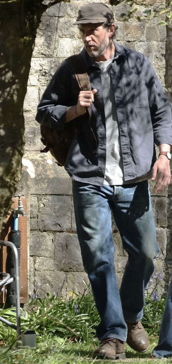 Bertie Carvel, you have bewitched me. tweet media