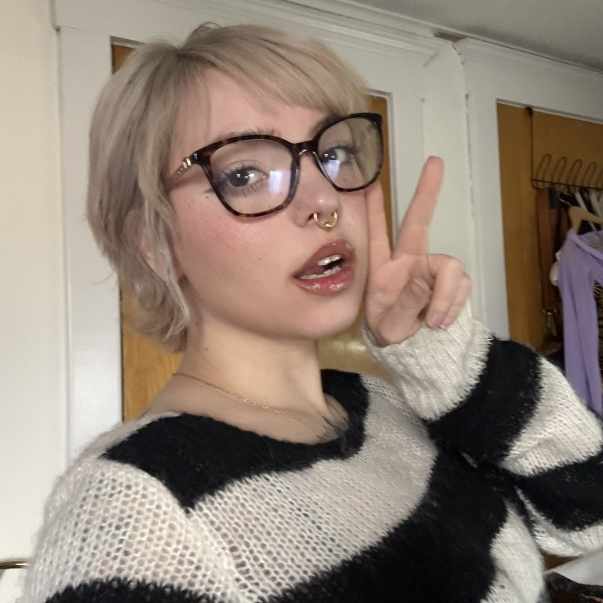 90smiau's tweet image. peath and love