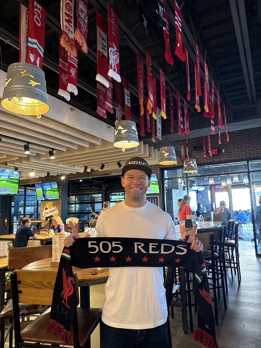 OLSCKansasCity's tweet image. Cheers to our friends in Albuquerque for the latest addition to our scarf collection🧣 

Cracking scarf @505Reds 👊 Hope you like the KC scarf headed your way ♥️ YNWA

#liverpool #scarf #soccer #football #kansascity