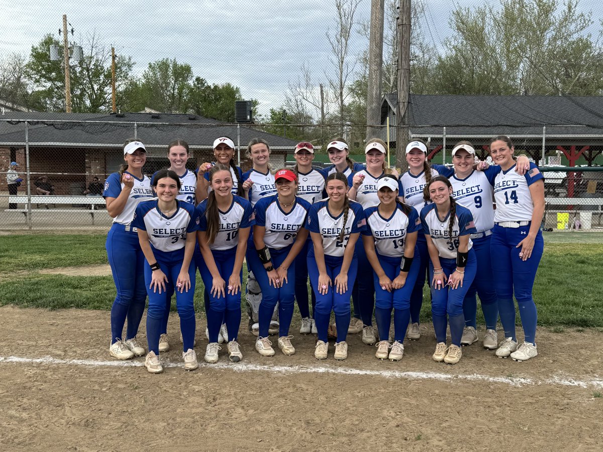 Molly Jones UNCOMMITTED tweet media