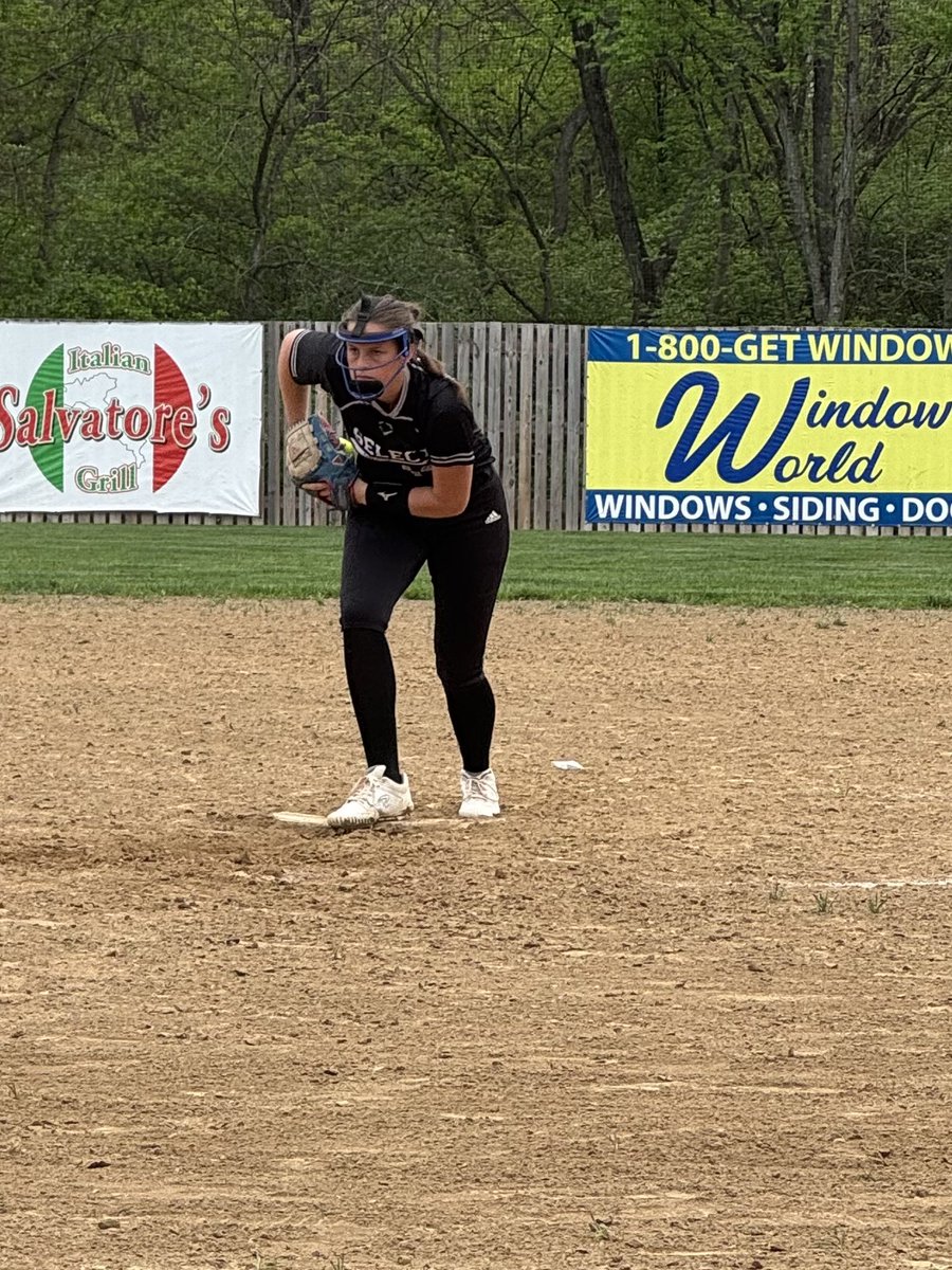 Molly Jones UNCOMMITTED tweet media