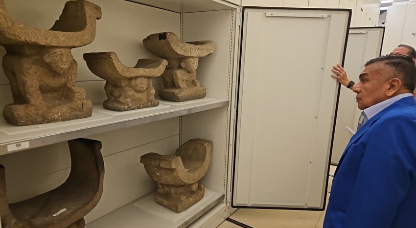 Las sillas de piedra de la cultura manteña no son ruinas cualquiera: son prueba de una civilización excepcional que aún habla de identidad, memoria y patrimonio. Valorar y preservar este legado es también defender la historia de Manabí. 👉 somosmanabi.com/index.php/nues…