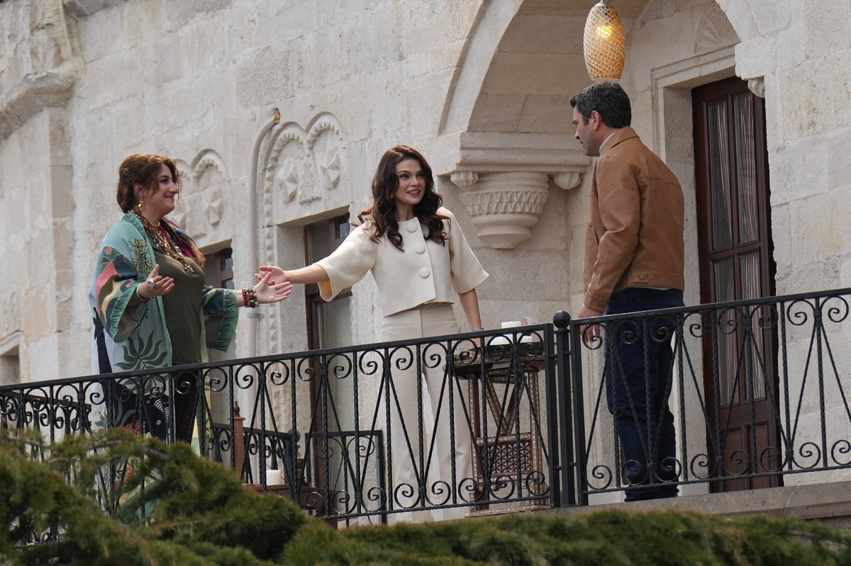Pop__Insider's tweet photo. Sinem Ünsal and Ozan Akbaba will return to their fans for the second time in the miniseries *GoTürkiye*. This time, our favorite duo will be visiting beautiful Cappadocia. Here are a few photos as a taste of the story that is coming soon. https://t.co/1gvEN6VNSJ