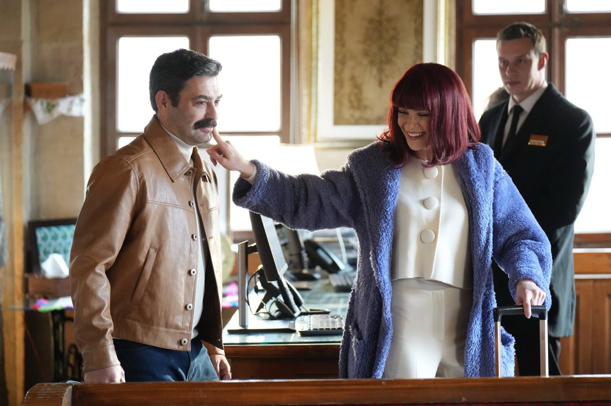 Pop__Insider's tweet photo. Sinem Ünsal and Ozan Akbaba will return to their fans for the second time in the miniseries *GoTürkiye*. This time, our favorite duo will be visiting beautiful Cappadocia. Here are a few photos as a taste of the story that is coming soon. https://t.co/1gvEN6VNSJ