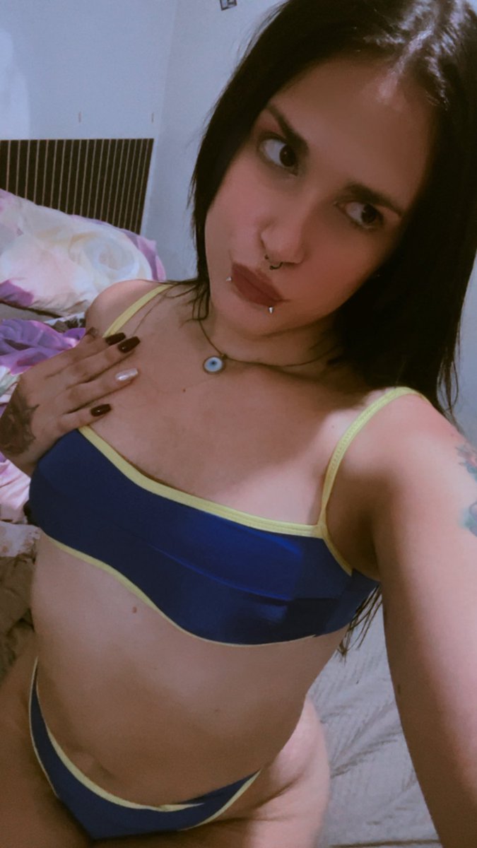 eutlira's tweet image. Noite noite 

🙊
#tsgirl #transexual #transisbeautiful #transbrasiliana #transwomen #transgirl #transbrasil #transbr #feet 🏳️‍⚧️