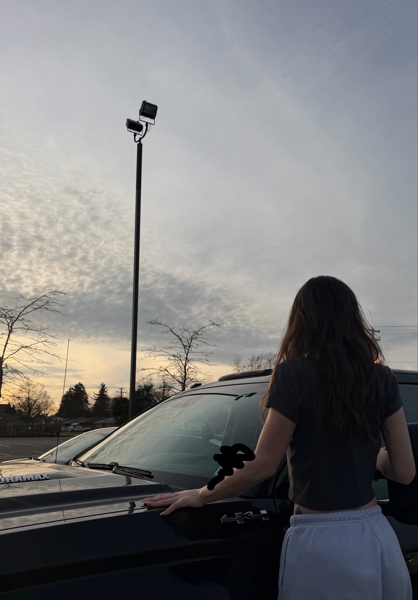 ourlilsecret279's tweet photo. Sooo weird getting out of a movie and it’s still light out 😝#PrettyView #SoftTease #MovieDate https://t.co/StfEovdaqp