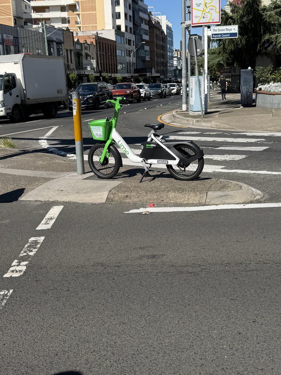 Rich in Syd tweet media