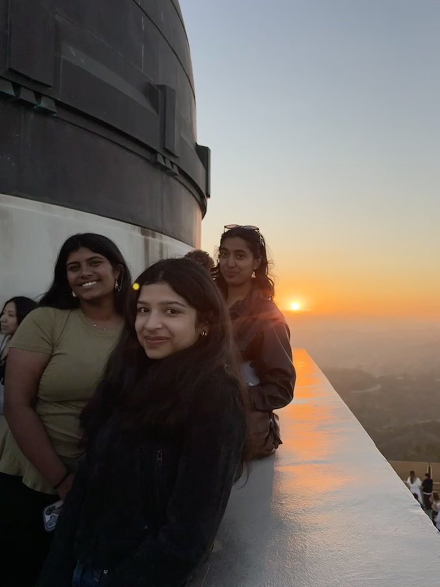 aashnijoshi_'s tweet photo. sd + la last month!🐒 
i already miss being on vacation https://t.co/4csnFZDUV2