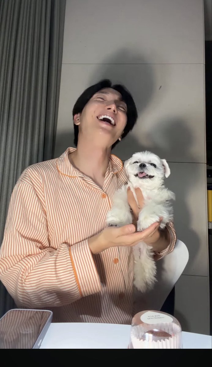 sjsj_007's tweet photo. 見てるこっちが幸せになる☺️🩷🩷
かわいぃぃぃぃぃぃぃｯ!!

#イトゥク
#이특
#leeteuk https://t.co/wSeeIIcVvf