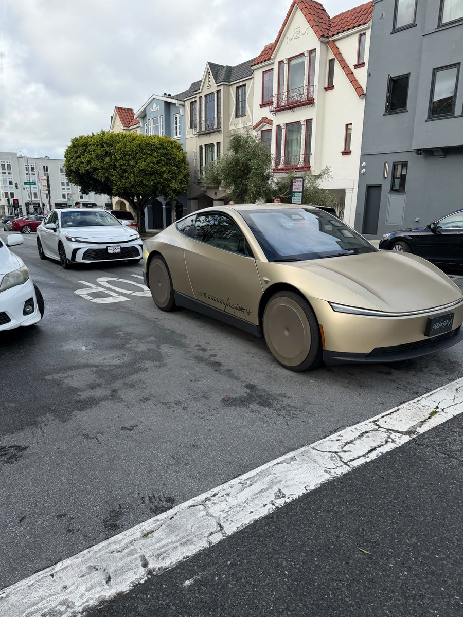 kleffew94's tweet image. the year is 2026.  the golden robotaxis have made first contact.