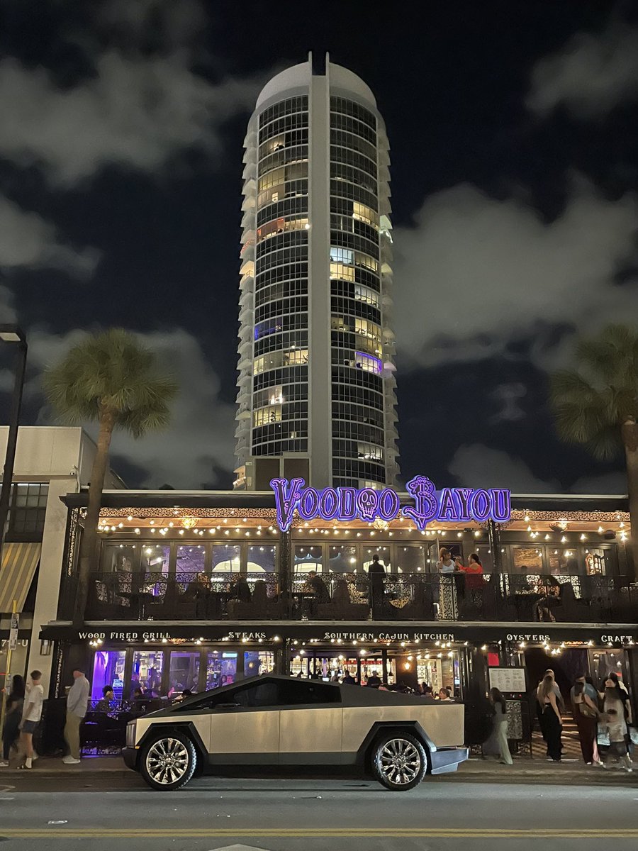 DevMatchRef's tweet photo. Wonderful few days in the Miami &amp; Fort Lauderdale areas and being with family as well as friends Mukie and Rajini. #USA #Miami #FortLauderdale https://t.co/xS6zIpSEUv