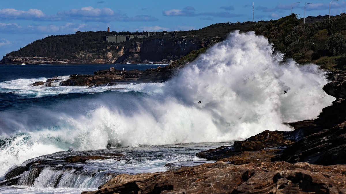 BOM_au's tweet image. #HazardousSurfWarnings are current for much of the #NSW coast and #SEQld today. More: bom.gov.au