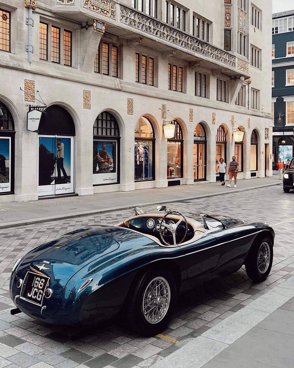 Retromania4ever's tweet image. ✅⬜🟥 1950 #Ferrari 166 MM Touring Barchetta