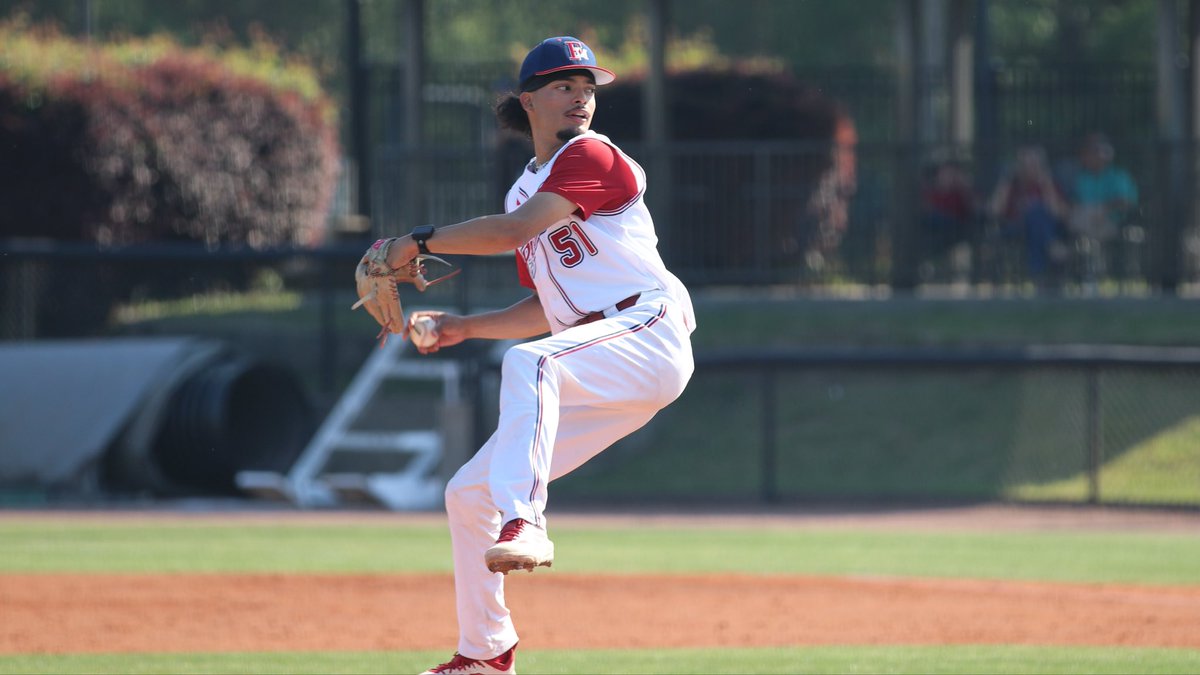 FMUSports's tweet photo. 𝙎𝙚𝙧𝙞𝙚𝙨 𝙎𝙬𝙚𝙚𝙥 𝙞𝙣 𝙎𝙥𝙖𝙧𝙧𝙤𝙬 𝙎𝙩𝙖𝙙𝙞𝙪𝙢! 🧹

#SwampEm #GoPatsGo @fmupatsbaseball https://t.co/rKVXgXdCsY
