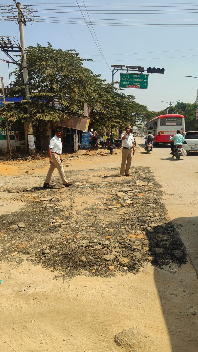 DEVANAHALLI TRAFFIC tweet media
