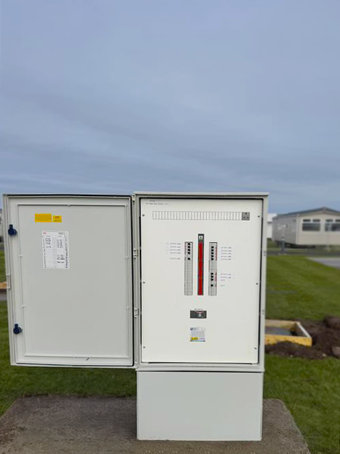 CPESuk's tweet image. A project completed on the Scottish coast 🌊

Manufactured &amp;amp; installed a 160A DU powering 20 one-way hook-ups, fitted with read-only meters. Alongwith site lighting.

From design &amp;amp; manufacture through to installation, we’re proud to support parks with reliable infrastructure⚡