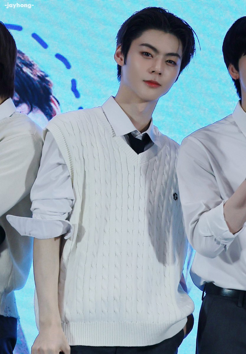 선배님😳

#POW #HONG #홍 #파우