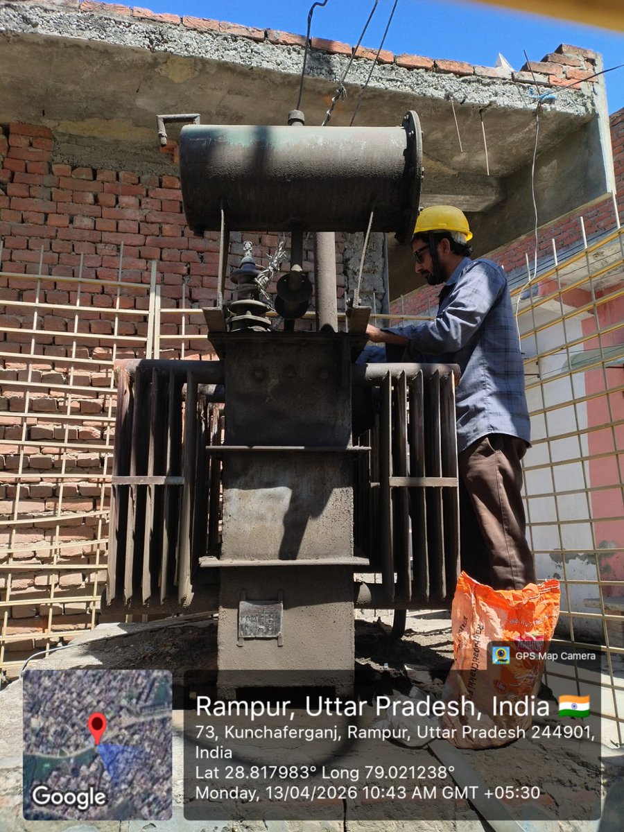 pvvnl_rampur's tweet image. #RDSS
#हमारा_लक्ष्य_बेहतर_उपभोक्ता_सेवा
दिनांक 13.04.2026 को EUDD-रामपुर(तकनीकी) के रेता की पुलिया पर #RDSS योजना के तहत #TF_maintenance एवं #आयलिंग का कार्य किया जा रहा है जिससे विधुत आपूर्ति सुचारु रूप से प्राप्त होती रहे
@UPPCLLKO
@aksharmaBharat
@MdPvvnl
@PVVNLHQ
@mduppcl