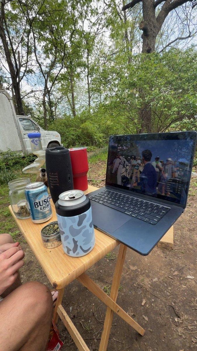 My_bad_Karma94's tweet image. Something special about making yourself at home at the smoke spot #masterssunday #peak