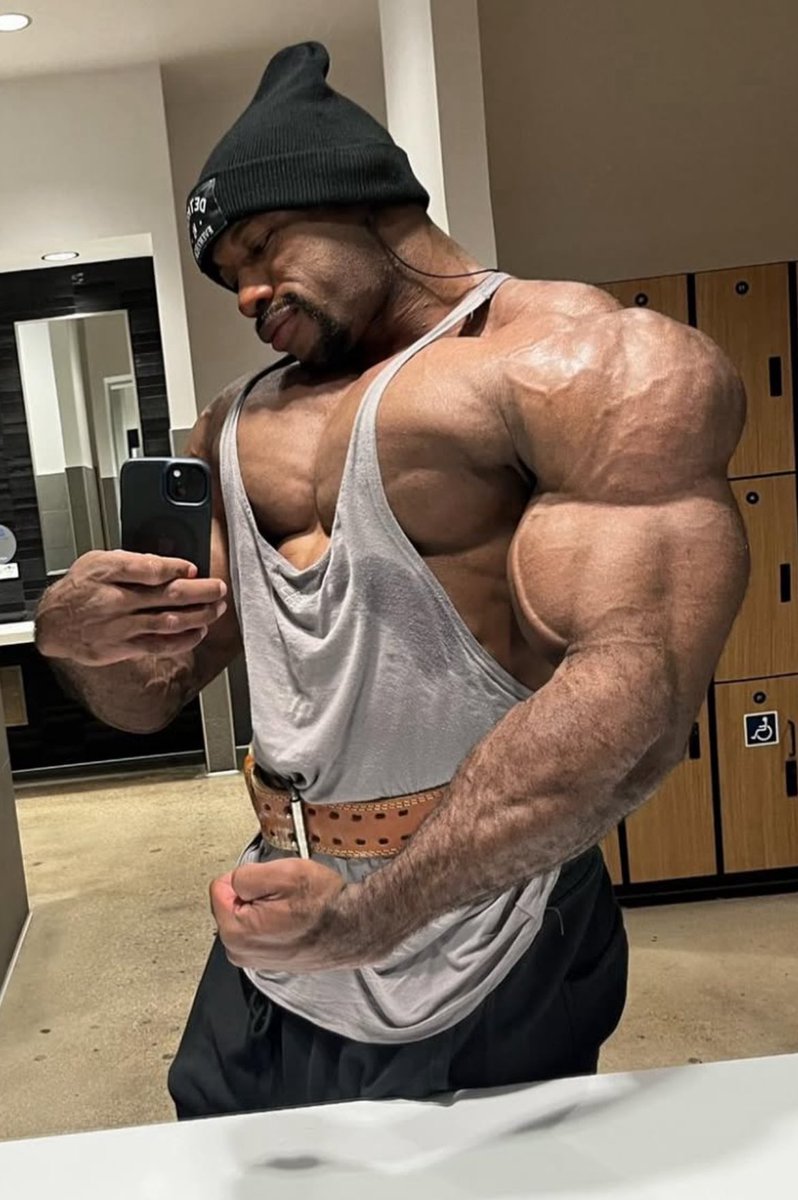 Mancmanninman tweet media