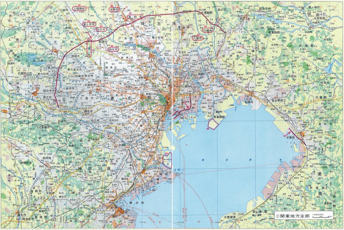 Teikokushoin's tweet photo. こちらは弊社地図帳の世界地図と日本地図(首都圏)です。
さて、いつ頃のものでしょう。
※いずれも同じ年に発行・発売のものです。
正解発表は後日…
#地図の日　＃古地図　＃国名　＃地名　＃鉄道 https://t.co/Hv9ALYdqPv