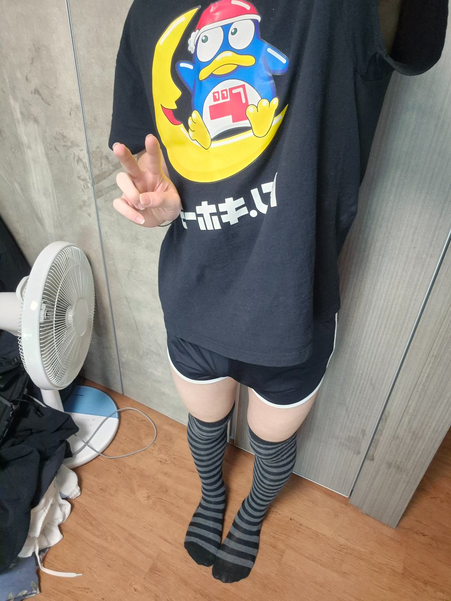 Hootyhooty22's tweet photo. 토요코 보추(??)같이 입어봤어요..
돈펭 너무 귀엽지 않나요..♥︎
#보추 #femboy #돈펭 #donpen https://t.co/237BYnSmA5