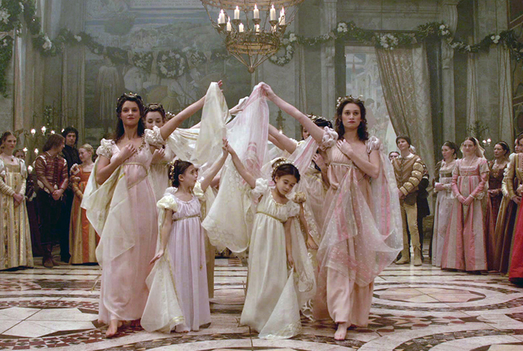 SonyaKrank's tweet image. уважаемый интернациональный твиттер!
а расскажите про какие-нибудь малоизвестные, но красивые фильмы из вашей страны?
я начну
"русский ковчег" - фильм, который целиком сняли в эрмитаже одним кадром