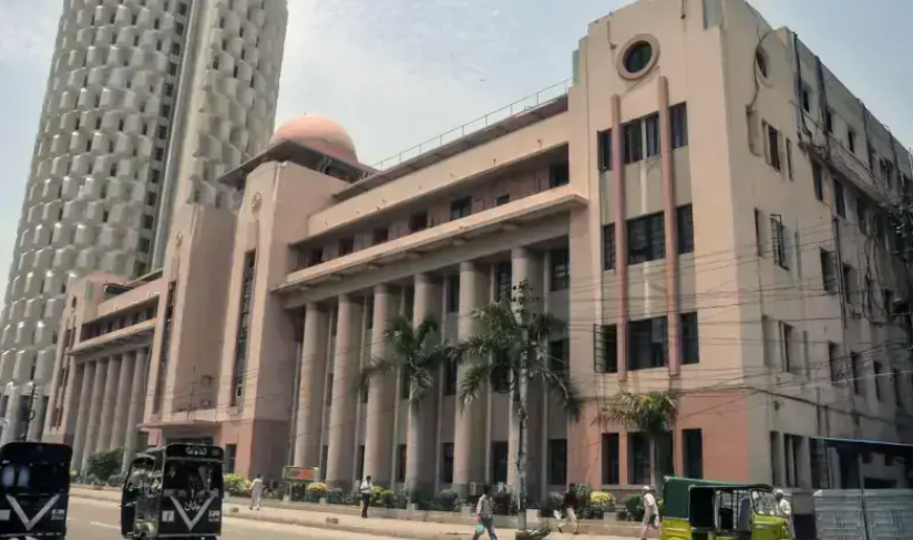 The Sindh High Court will rehear multiple petitions over the Karachi Cotton Exchange Building dispute together to avoid conflicting rulings, while maintaining interim relief until the next hearing #KarachiCase