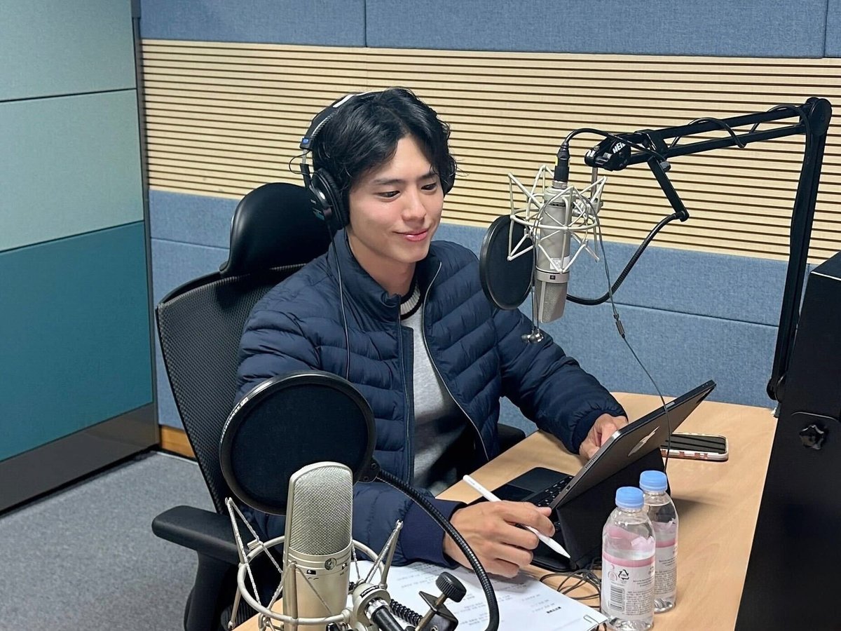 THEBLACKLABEL's tweet image. [📢] 박보검 KBS2 '다큐멘터리 3일' 내레이션 참여 안내

잠시 후, 오후 8시 30분 ⏰
보검님이 내레이션에 참여한 '다큐멘터리 3일'이 방송됩니다. 🛳️⚓️

팬 여러분의 많은 시청 바랍니다. 🩵

#PARKBOGUM #박보검
#THEBLACKLABEL #더블랙레이블