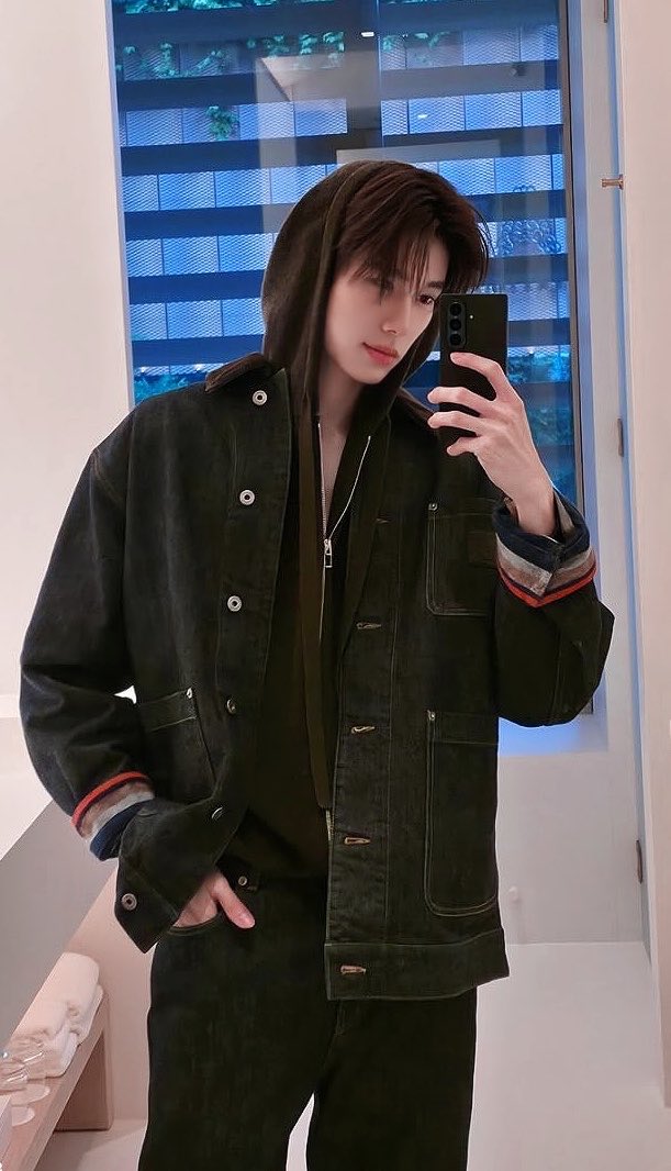 XXXIB9🧣 tweet media