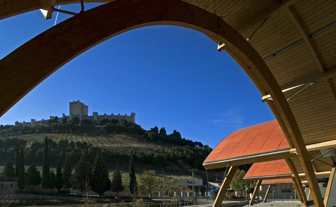 Bodegas_Protos's tweet image. No hay mejor forma de empezar la semana que viendo el castillo de #Peñafiel desde nuestra #Bodega. ¡Muy buenos días!