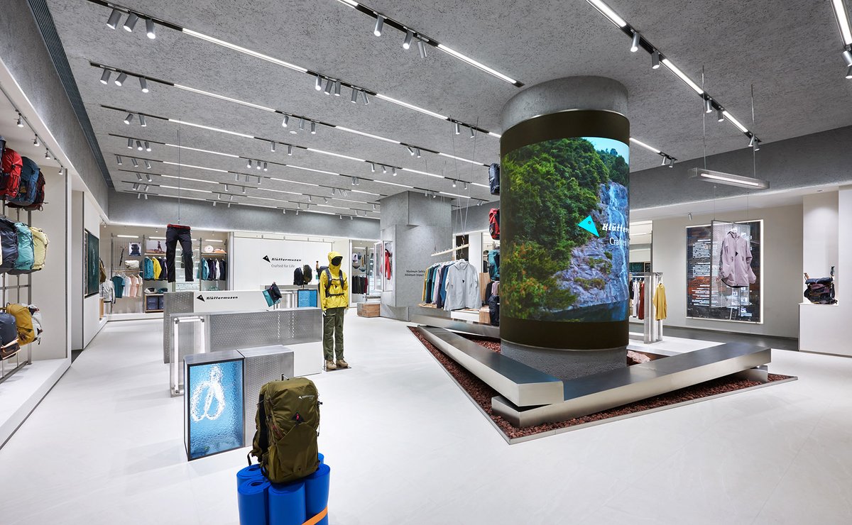 goooodofficial's tweet image. Klättermusen Flagship Store Dalian by odd(okamoto deguchi design)
Adopting a gallery-like aesthetic
link: gooood.cn/klattermusen-f…
photographer: odd&amp;amp; Ruijing-Photo
#interior #interiordesign #store #flagship #wood #tile #coating