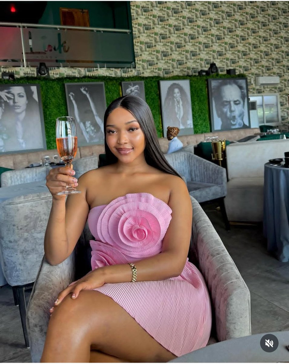 HATUSHINDWANI BEI STORE. tweet media