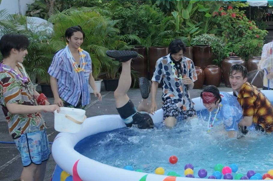 ʟᴀʏᴀ tweet media