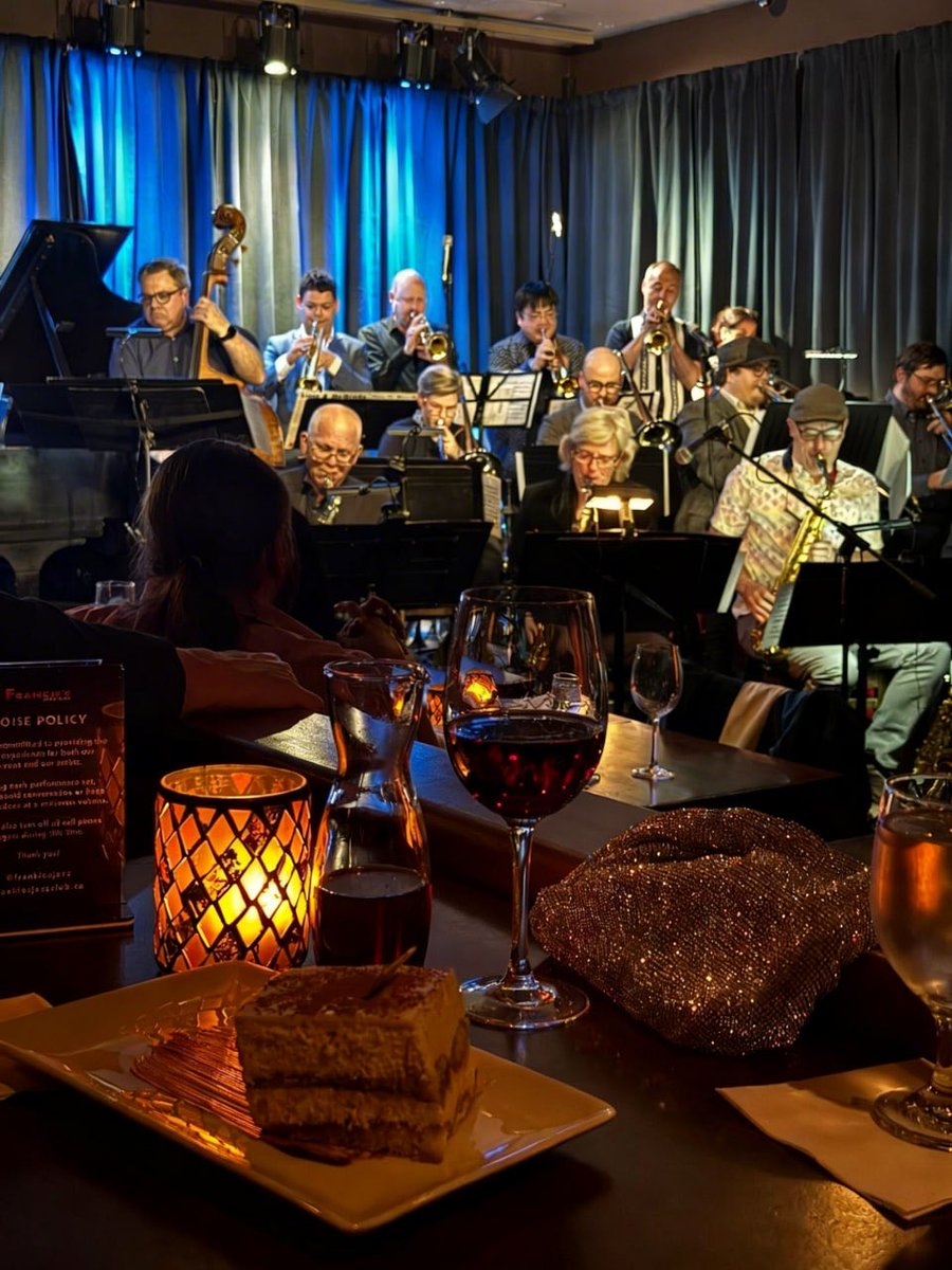 jenny1950767's tweet image. Jazz doesn't ask where you're from.
It just pulls you in  red wine, candlelight, a big band filling every corner of the room.
Toronto taught me that the best travel moments aren't on any map.
They're in the music you stumble into at midnight.

#Toronto #JazzClub #FranksJazz