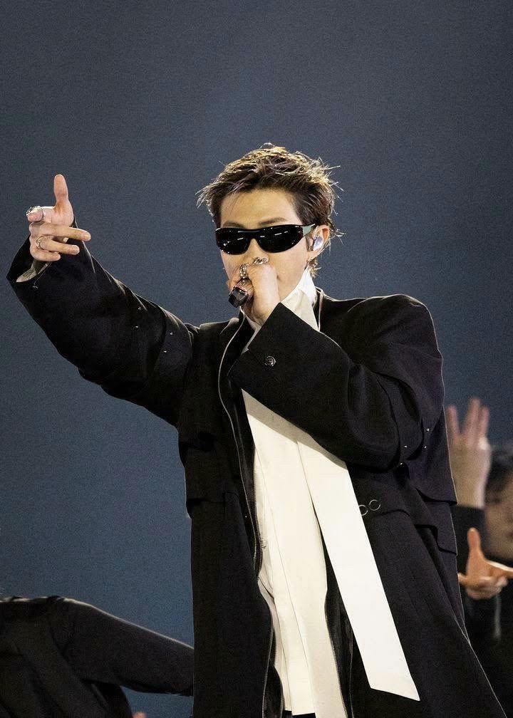 ‎ . ݁⋆ lishie 𖣂 ݁˖ . ݁ tweet media