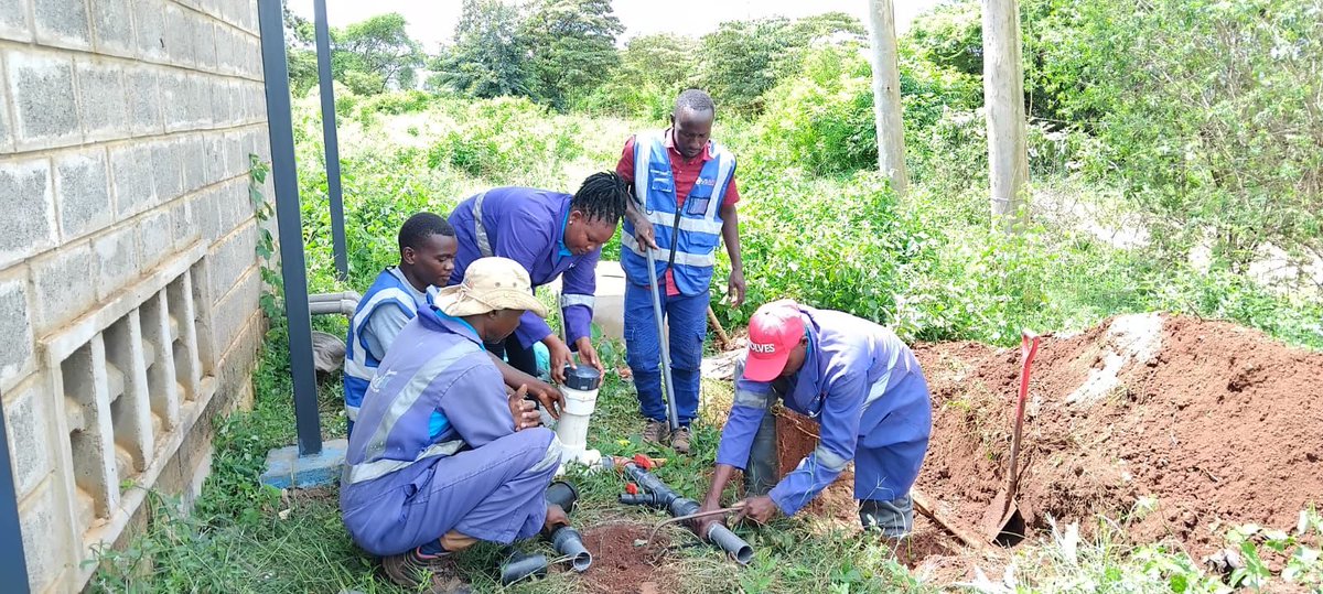FundiFix's tweet photo. Keeping water flowing safely to communities isn’t one big action—it’s the small, consistent ones.

From fixing breakdowns, testing water quality and routine monitoring—every step ensures water is not just flowing, but safe.

Behind every working system is a team making it happen https://t.co/nS2sjju0V1
