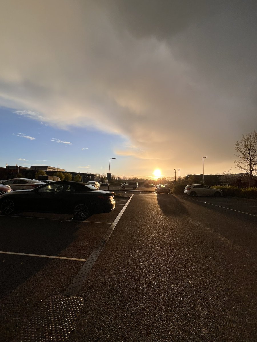 neilsta84's tweet image. Dark clouds and rainbow at #peterborough #hospital last night
