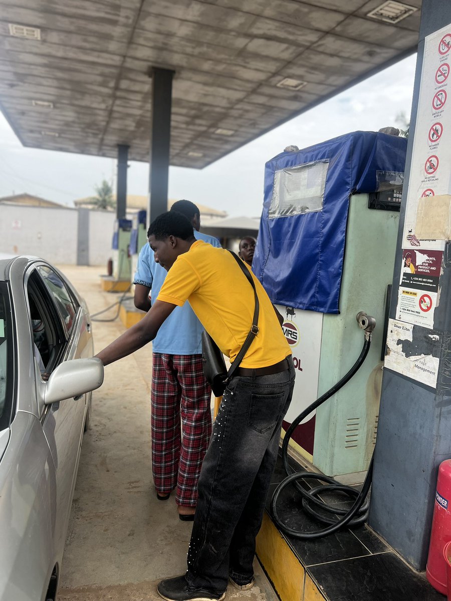 Emmanuel 💫 tweet media