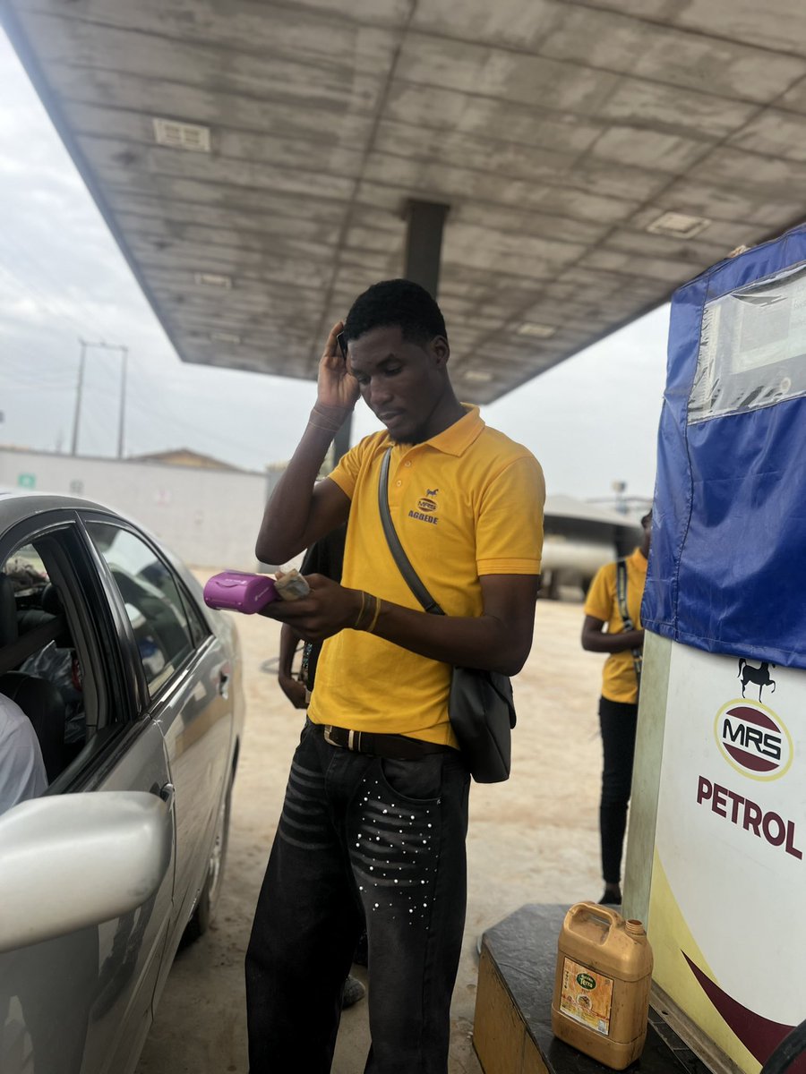 Emmanuel 💫 tweet media