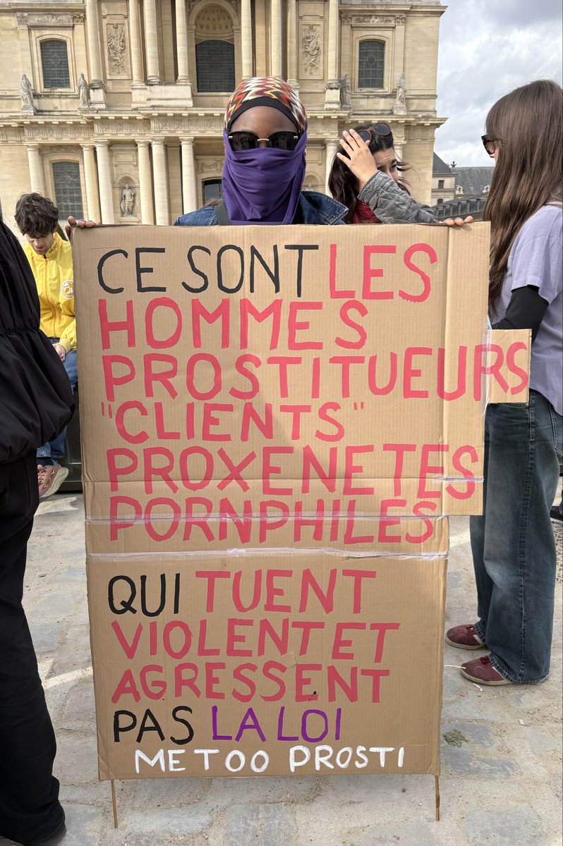 agnes setton #FreeBetty tweet media