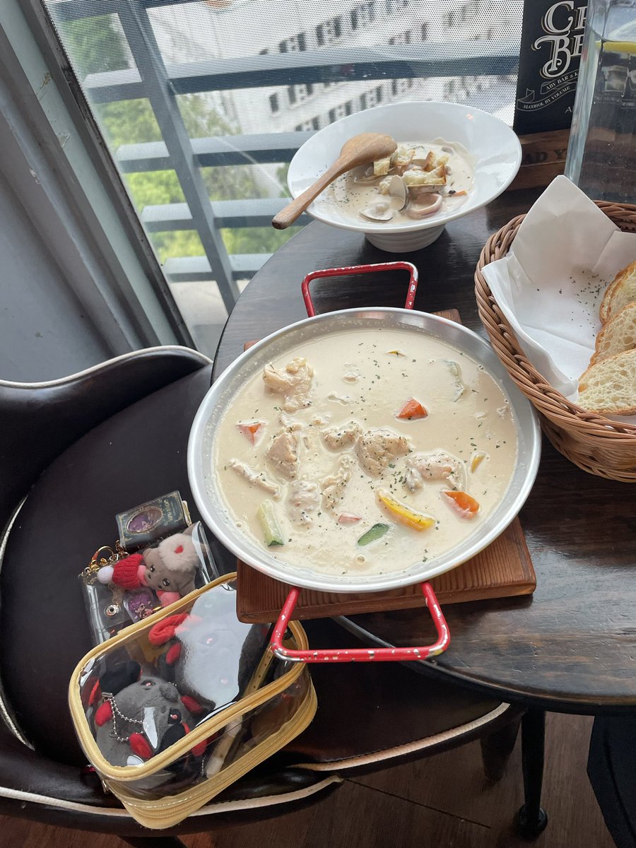 今天是誰的生日呢！
✨✨墨菲✨✨
帶著墨菲出去吃生日餐❤️❤️❤️