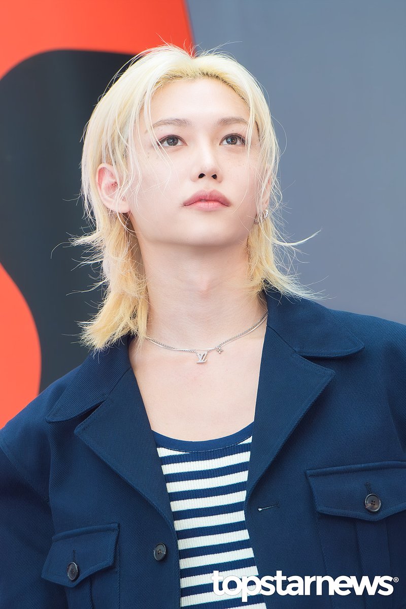 [HD포토] 스트레이 키즈 필릭스, ‘반짝이는 눈빛’ (해피즈 포토콜) #필릭스 #스트레이키즈 #해피즈 #Happiz #포토월 #프리뷰 topstarnews.net/news/articleVi… <- Original Photo