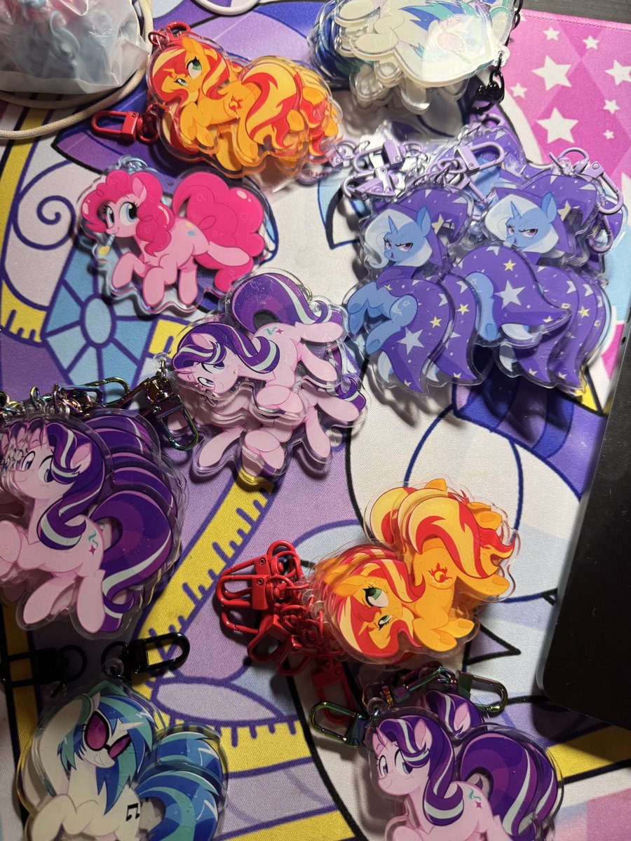 DiamondDotBrush's tweet image. My Etsy shop is restocked BLEHHH 
#mlp #mlpfim #etsy